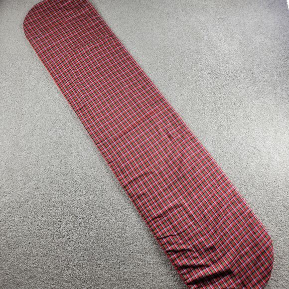 Vintage Handmade Table Runner 57" Long Red Embroidered Christmas Wreath Oval - Picture 7 of 15